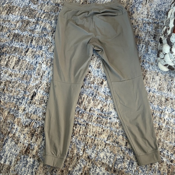 Lululemon ABC Jogger - Picture 4 of 4